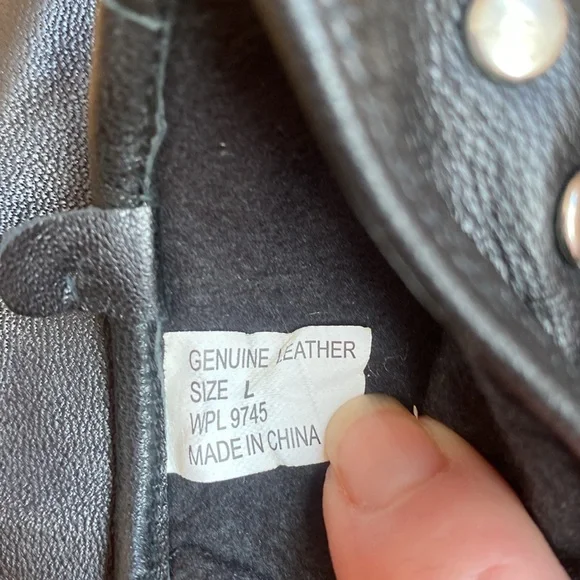 NWOT ( never worn) ladies leather gloves - Picture 3 of 3